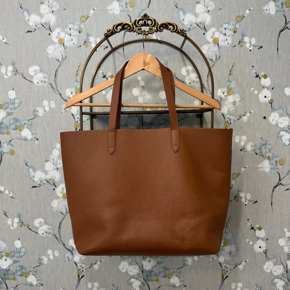 Cuyana Classic Structured Tote in Brown Pebbled Leather